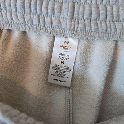 4-Piece Women’s Sweatpants & Joggers Lot – Fruit of the Loom, Member’s Mark & More – Size M