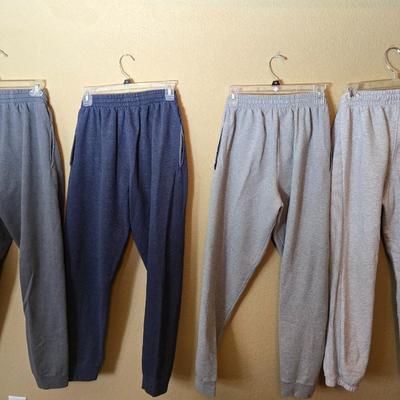 4-Piece Women’s Sweatpants & Joggers Lot – Fruit of the Loom, Member’s Mark & More – Size M