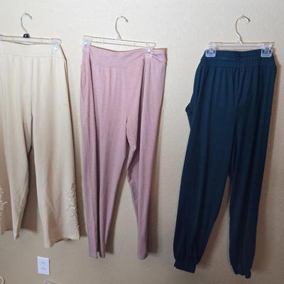 3-Piece Women’s Loungewear Pants Lot – LOGO, Cuddl Duds & AnyBody, Size M
