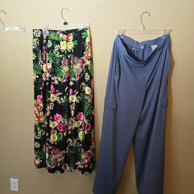 Women's Summer Skirt & Pants – G.I.L.I. & Lisa Rinna (Size S/M)