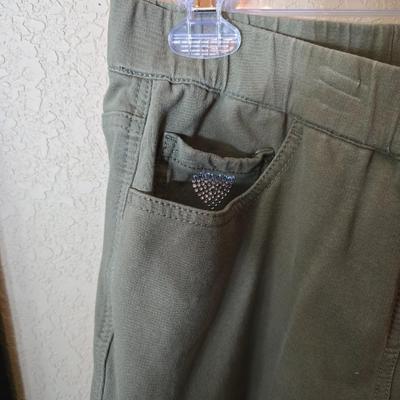 Women’s Size 8-8P & Small Pull-On and Casual Pants – 4 Pairs