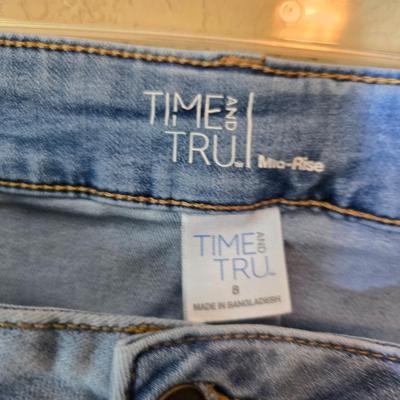 Women's Size 8 Shorts – Quacker Factory, Time and Tru, Linea by Louis Dell'Olio
