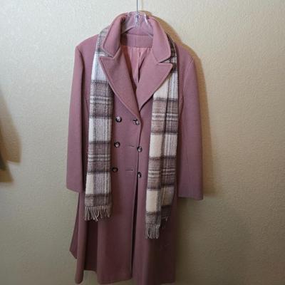 Vintage-Inspired Pink Wool Blend Fit & Flare Coat with Plaid Scarf – Size Unknown