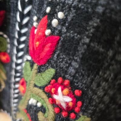 Icelandic Designs Embroidered Wool Blend Zip-Up Hooded Jacket – Size M