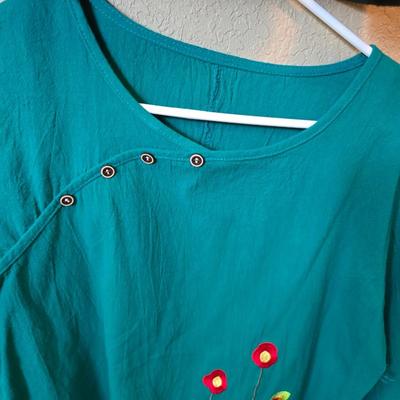 Chic Comfort & Texture – 4-Piece Women’s Top Lot (M)