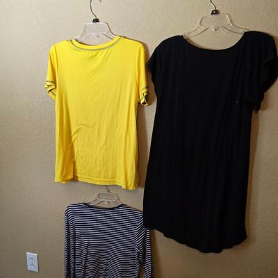 Cozy & Casual: 3 Women's Medium Tops – Cuddl Duds, Portocruz, Westbound