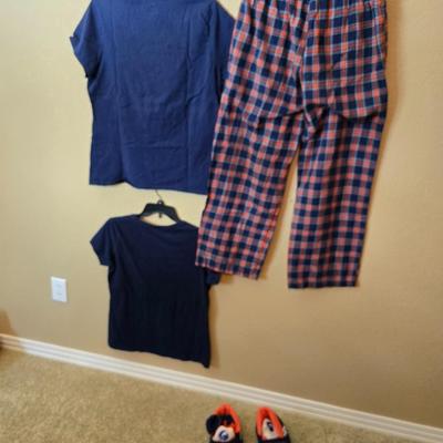Denver Broncos Apparel and Accessories Set