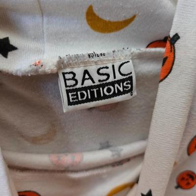 Halloween-Themed Apparel and Accessories Set