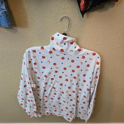 Halloween-Themed Apparel and Accessories Set