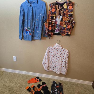 Halloween-Themed Apparel and Accessories Set