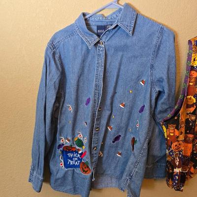 Halloween-Themed Apparel and Accessories Set