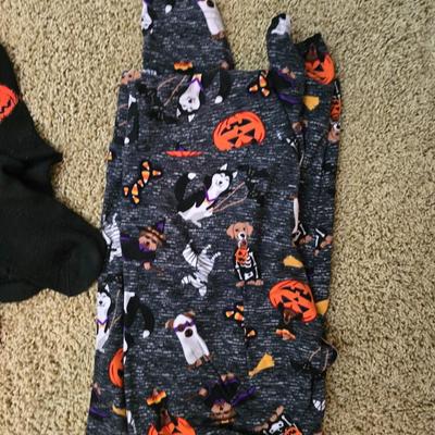 Halloween-Themed Apparel and Accessories Set