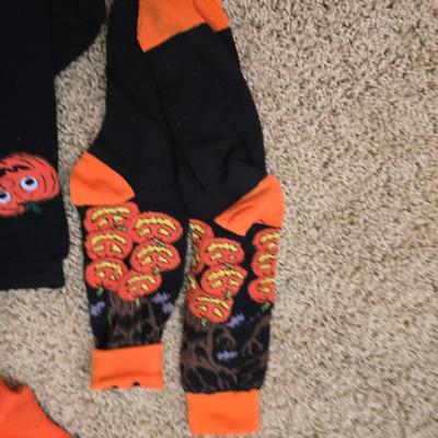 Halloween-Themed Apparel and Accessories Set