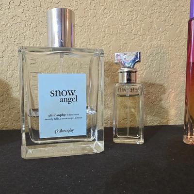 Assorted Women's Perfume & Travel Bags Lot – Designer & Boutique Scents