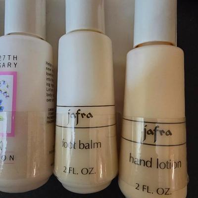 Deluxe Women’s Travel Essentials & Toiletries Lot – Jafra, Philosophy, Accessories & More