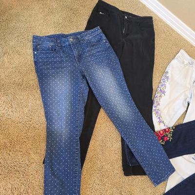 4 Women's Jeans – Size 8 – Martha Stewart, Christopher & Banks, Quacker Factory