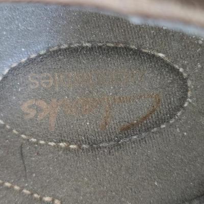 Comfort First: Clarks Bendables Leather Slip-On Shoes – Black & Brown – Size 8.5M