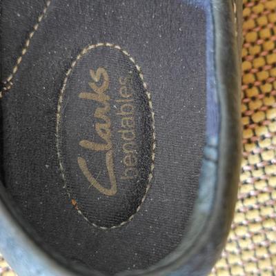 Comfort First: Clarks Bendables Leather Slip-On Shoes – Black & Brown – Size 8.5M