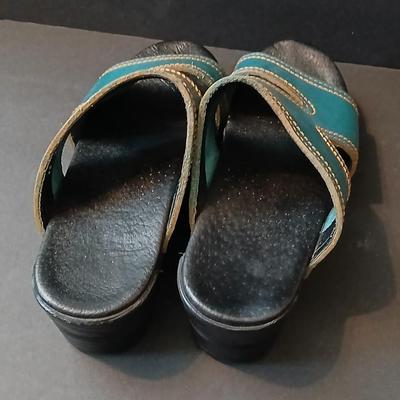 2 Women's Comfort Sandals – Sizes 38 & 39 (Approx. US 7.5–8.5)