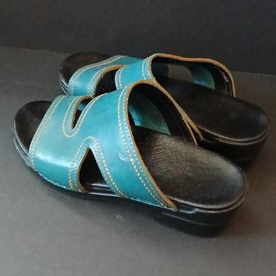 2 Women's Comfort Sandals – Sizes 38 & 39 (Approx. US 7.5–8.5)