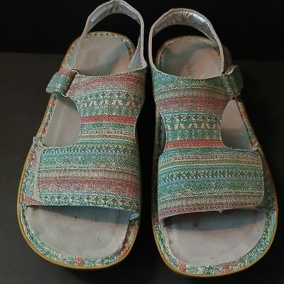 2 Women's Comfort Sandals – Sizes 38 & 39 (Approx. US 7.5–8.5)