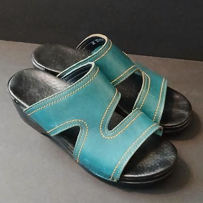 2 Women's Comfort Sandals – Sizes 38 & 39 (Approx. US 7.5–8.5)