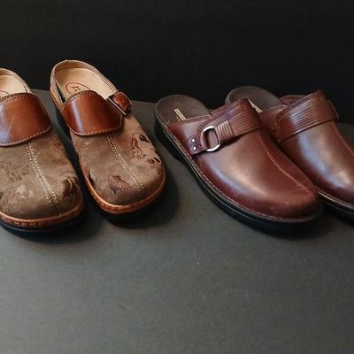 2 Women's Leather Clogs – KLOGS & Clarks – Size 8.5 M
