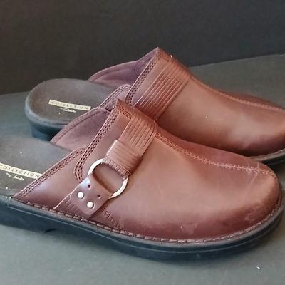 2 Women's Leather Clogs – KLOGS & Clarks – Size 8.5 M