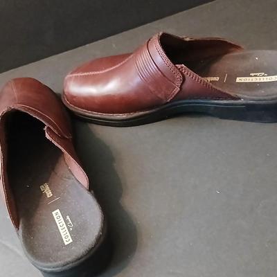 2 Women's Leather Clogs – KLOGS & Clarks – Size 8.5 M