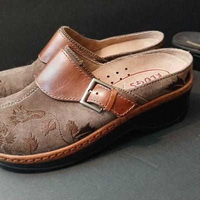 2 Women's Leather Clogs – KLOGS & Clarks – Size 8.5 M
