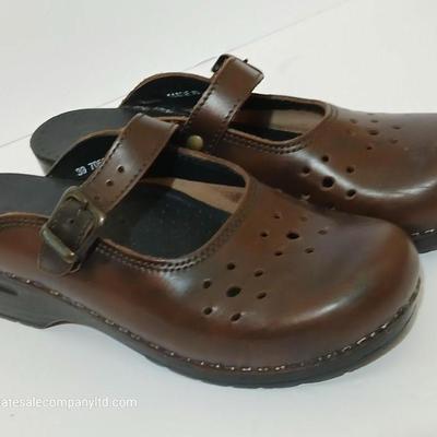 2 Women's Leather Clogs – L'Artiste by Spring Step & Perforated Mary Jane Style – Size EU 39