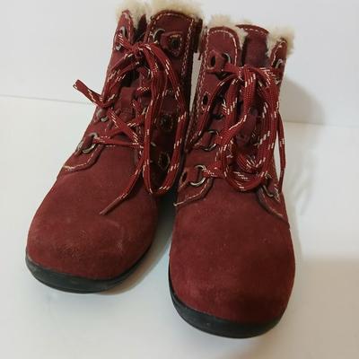 2 Women's Shearling-Lined Red Suede Shoes – Size 8.5M