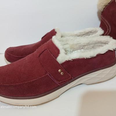 2 Women's Shearling-Lined Red Suede Shoes – Size 8.5M