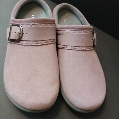 2 Women’s Comfort Slip-On Shoes – Revitalign & Spenco – Sizes 8.5B & 9B