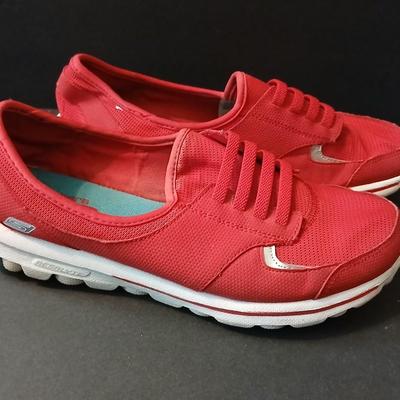 Skechers Women's Athletic Shoes – Size 8.5