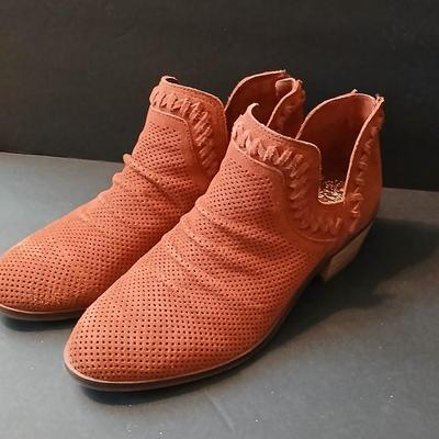 Ankle Booties – Vince Camuto & L’Artiste by Spring Step – EU 39