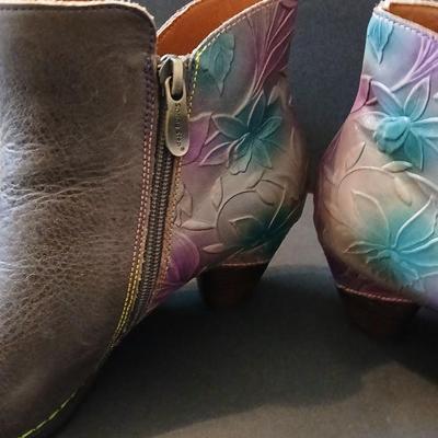 Ankle Booties – Vince Camuto & L’Artiste by Spring Step – EU 39