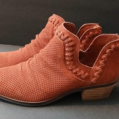 Ankle Booties – Vince Camuto & L’Artiste by Spring Step – EU 39