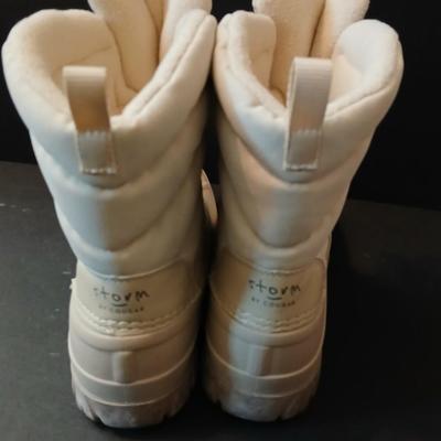Storm by Cougar Women’s Snow Boots – Size 9