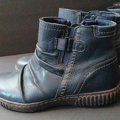 Stylish Leather Ankle Boot Duo – Clarks & Navy Casual Boots (Size 8.5M)