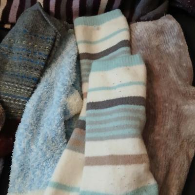Women’s Winter & Cabin Socks – Assorted Warm Fuzzy Pairs