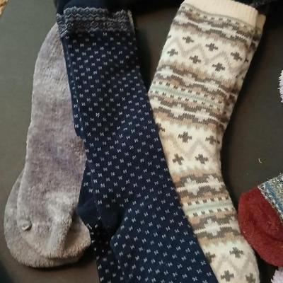 Women’s Winter & Cabin Socks – Assorted Warm Fuzzy Pairs