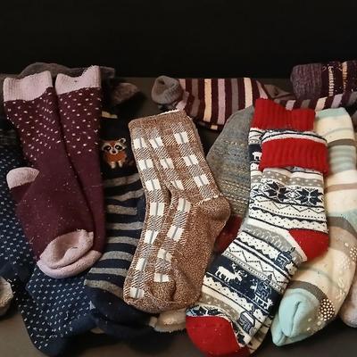 Women’s Winter & Cabin Socks – Assorted Warm Fuzzy Pairs