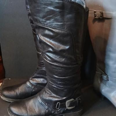 Women's Tall Boots in Black and Gray