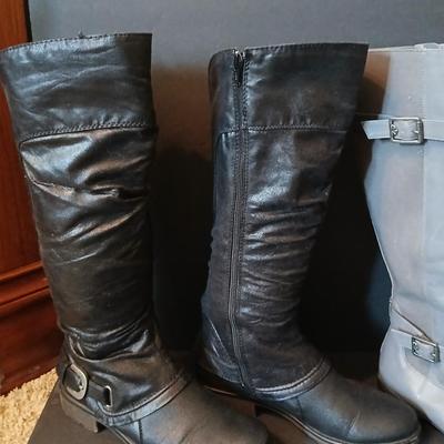 Women's Tall Boots in Black and Gray