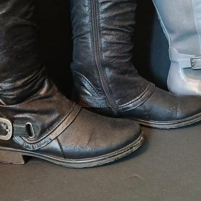 Women's Tall Boots in Black and Gray