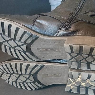 Women's Tall Boots in Black and Gray