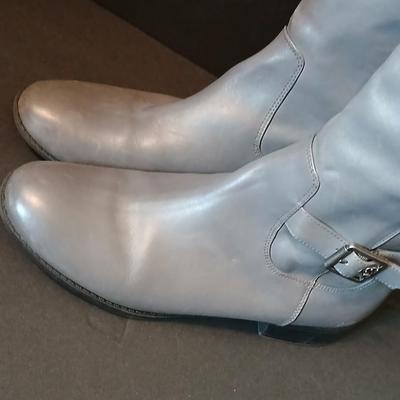 Women's Tall Boots in Black and Gray