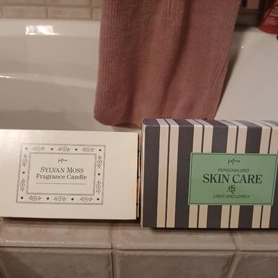 Luxury Bath & Body Essentials Lot – Barefoot Dreams Robe, Towels, Jafra Skincare & More