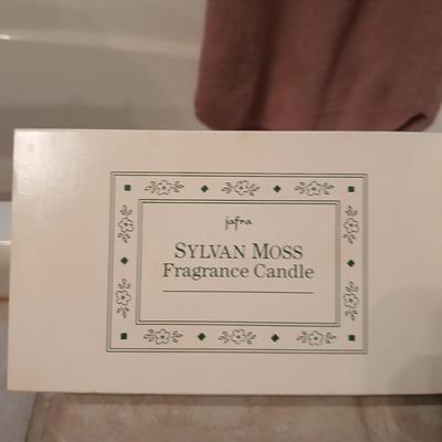 Luxury Bath & Body Essentials Lot – Barefoot Dreams Robe, Towels, Jafra Skincare & More